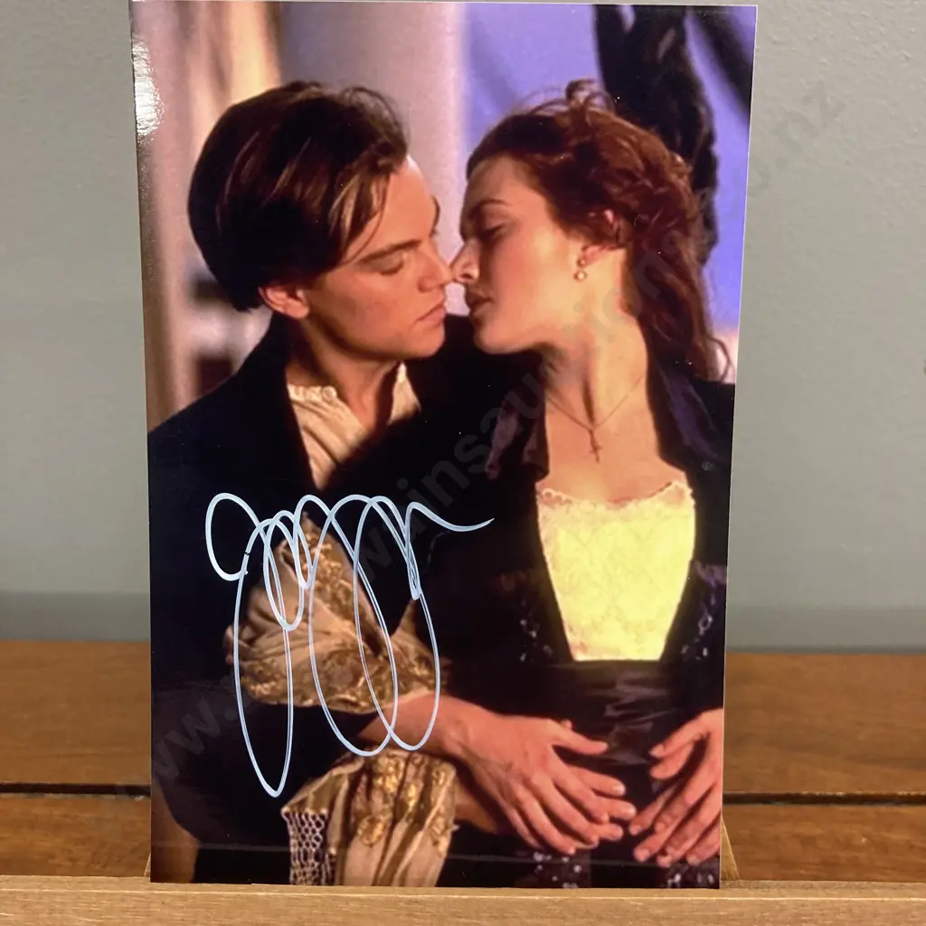 Leonardo DiCaprio & Kate Winslet 15x10cm Titanic Photo Signed by Leonardo DiCaprio with a COA Image 1++